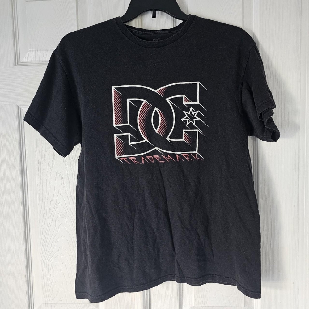 DC Trademark skater grunge t shirtSize large